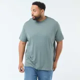 Remera verde de algodón con cuello redondo y mangas cortas.