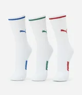 Kit de tres pares de medias deportivas Puma de caña larga, color blanco con detalles en azul, verde y rojo.