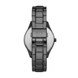 Reloj Armani Exchange negro con caja de acero inoxidable de 42mm, esfera negra con efecto sunray, cristal mineral y movimiento de cuarzo multifuncional (hora, fecha y día). Correa de acero inoxidable negra de 20mm con cierre desplegable con botones a presión. Resistente al agua hasta 50 metros.