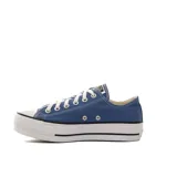 Championes Converse Chuck Taylor All Star Lift color azul con plataforma blanca.