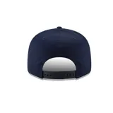 Gorra New Era 9Fifty color azul marino con logo bordado de los New England Patriots en el frente.
