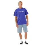 Remera de manga corta color violeta con logo de Rip Curl en el frente.