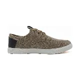Zapatilla náutica marrón de lona con cordones marrones y suela blanca.