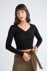 Pantalón en rib de dama, color verde militar, con lazo y fit holgado.