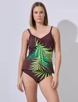 Tankini estampado marca Club del Sol. Incluye musculosa con frunce en el escote, copa armada con sujetador interno y bombacha clásica.