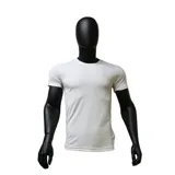 Remera blanca de poliéster con cuello redondo y mangas cortas. Estampado pequeño con el logo de Puma en el lado izquierdo del pecho.
