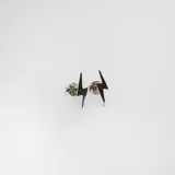Par de aros pequeños de plata 925 con forma de rayo.