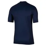 Camiseta de fútbol Nike del Paris Saint-Germain, modelo Stadium, temporada 2025/26, para hombre. Diseño azul con franja vertical central con patrón de cruces rojas y blancas. Incluye logo de Nike, escudo del club y sponsor Qatar Airways en el frente.