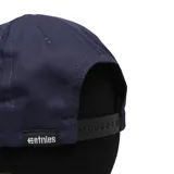 Gorro snapback color negro con diseño de logo grande en color amarillo de la marca Etnies.