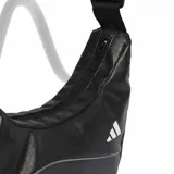 Bolso Adidas negro con logo blanco estampado.