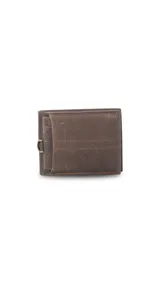 Billetera de cuero color gris con costuras a la vista. Incluye un tarjetero extraíble con visor, doble compartimento para billetes, tarjeteros y bolsillos.
