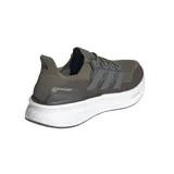 Championes de running Adidas Ultraboost 5, color verde oliva con detalles en gris y suela blanca.