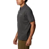Remera tipo polo celeste con tecnología Omni-Wick que absorbe la humedad y tela elástica en cuatro direcciones. Logo de Columbia bordado en el pecho. Ideal para uso casual.