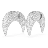 Par de caravanas con forma de media luna, adornadas con cristales blancos y baño de rodio.