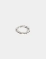 Anillo plateado con strass.