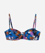 Top de bikini con estampado floral, corte media taza, con aro y breteles ajustables.