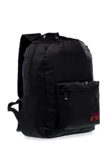 Mochila plegable color negro con un diseño minimalista y un bolsillo frontal.