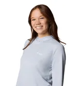 Remera con capucha Columbia Tidal Tee II para mujer, color gris claro. Confeccionada en tejido transpirable con protección solar UPF 40 y tecnología Omni-Wick de secado rápido.