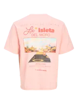 Remera rosa de algodón con cuello redondo y manga corta. Estampado en la espalda con el texto "PROVINCIA DE ALMERÍA", "La Isleta DEL MORO", una imagen de un paisaje y el logo de Jack & Jones.