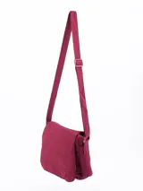 Bandolera acolchada color beige con correa larga regulable.