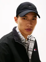 Gorra de béisbol negra de algodón con logo de Tommy Jeans bordado en el frente.