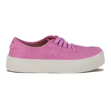 Zapatillas blancas con diseño casual y cordones, ideales para un look diario.