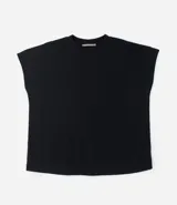 Blusa tipo muscle tee color turquesa, hecha en ribana de viscosa y poliéster, con escote redondo y sin sisas.