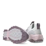 Championes New Balance Trail Trektrel para mujer, color blanco con detalles en gris y lila.