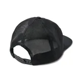 Gorro negro tipo trucker con paneles de malla en la parte trasera y visera curva. Presenta un parche bordado en el frente con un diseño de una moto, plantas y el texto "Roark Expedition Union".