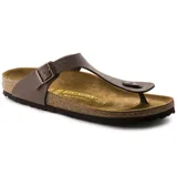 Sandalias tipo tanga en color mocca, con parte superior de material sintético Birko-Flor® y plantilla anatómica de corcho-látex.