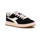 Championes Diadora Champion Lifestyle Grass negros con detalles en blanco, capellada de gamuza, logo en el lateral y suela de goma color crema.