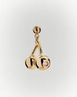 Aros colgantes con forma de cerezas doradas, con un pequeño cristal incrustado en una de ellas.