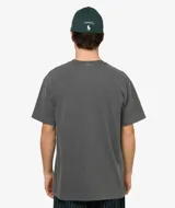 Remera de manga corta color beige claro, corte holgado, con cuello redondo y un pequeño logo cuadrado de Carhartt WIP en el pecho izquierdo.