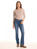Jean bootcut azul de tiro medio, pierna recta y terminación bootcut. Tiene pretina con pasadores, botón y cierre, y bolsillos delanteros y traseros.