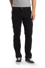 Jeans de corte slim fit color negro, con tiro medio y elaboración en stretch.