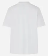 Remera blanca de algodón pima con cuello redondo y mangas cortas.