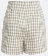 Short de tiro alto con estampado de cuadros en tonos beige y verde, con botones decorativos en la cintura.
