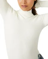 Body de cuello alto, con diseño ajustado en tela acanalada, de mangas largas.
