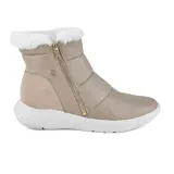 Bota corta blanca de cuero con detalle de piel sintética en el borde superior, cierre lateral con cremallera dorada y suela deportiva.