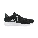 Championes de running New Balance, color negro con detalles en gris y logo plateado.