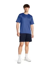 Short deportivo Under Armour Tech color azul marino con logo blanco en la pierna izquierda.