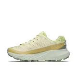 Zapatillas deportivas Merrell Agility Peak 5, color crema con detalles en amarillo y suela verde.