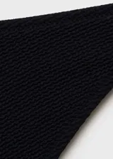 Braga de bikini negra de tiro alto y tejido de canalé.