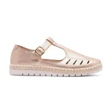 Zapato casual Korium Confort Zoey color rosa metalizado, con tira sobre el empeine y hebilla dorada.