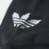 Pack de tres pares de medias Adidas Originals de corte bajo, color negro, con logo del trifolio en el empeine.