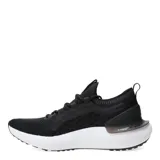 Championes Under Armour Phantom 3 SE, color negro con detalles en gris y suela blanca.