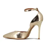 Zapato de tacón alto Vizzano, color dorado metalizado, con punta fina y pulsera tobillera con hebilla.