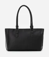 Cartera satchel grande color negro, confeccionada en material sintético con cierre de cremallera, detalles de spikes y asa larga.