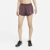 Shorts ligeros y suaves, diseñados para correr, con tecnología Dri-FIT y detalles reflectantes.