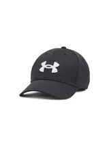 Gorro deportivo Under Armour modelo Blitzing, color negro con logo bordado en blanco.